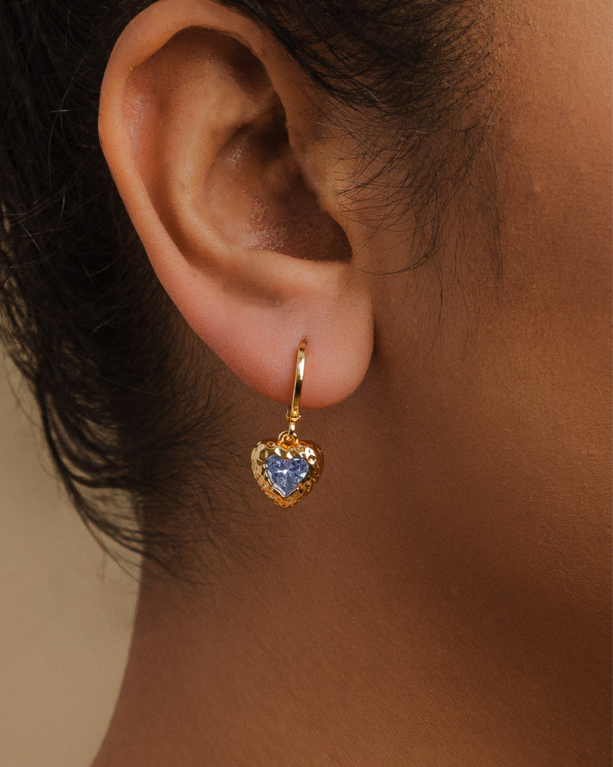 18K Gold-plated heart-shaped earring with a blue gemstone