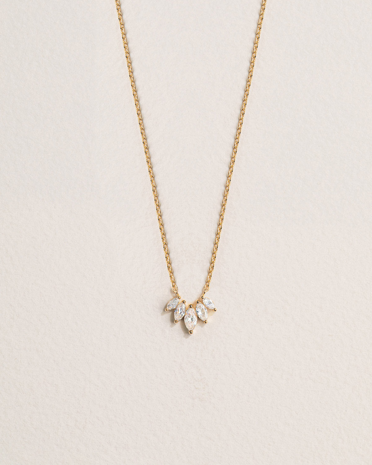 A 18k gold-plated zircon necklace