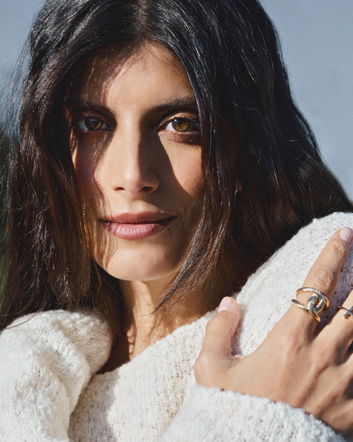 A 18k gold-plated hammered ring by Korè Paris