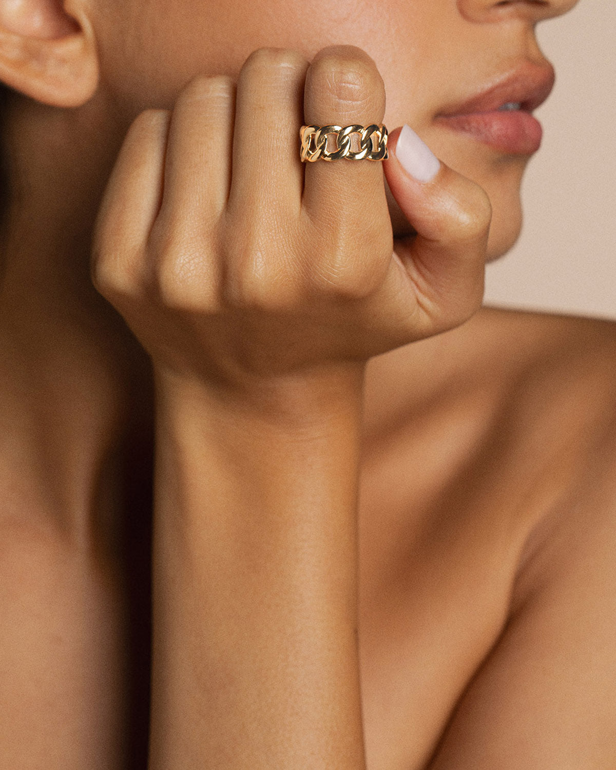 A 18k gold-plated braided chain ring bY Korè Paris