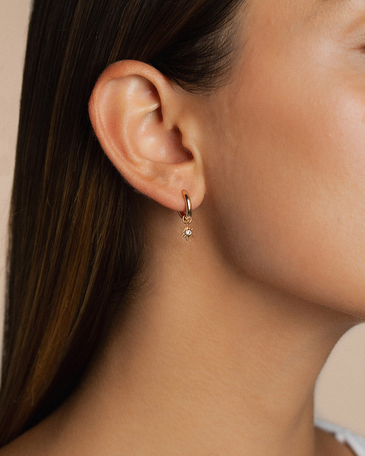 A 18k gold-plated star earrings